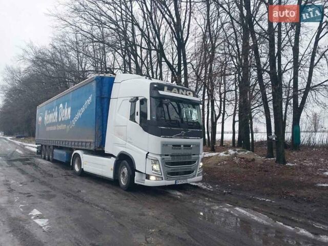 Белый Вольво FH 16, объемом двигателя 12.9 л и пробегом 950 тыс. км за 42000 $, фото 1 на Automoto.ua