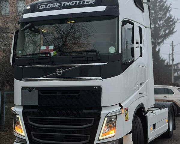 Білий Вольво FH 16, об'ємом двигуна 12.5 л та пробігом 730 тис. км за 60930 $, фото 1 на Automoto.ua