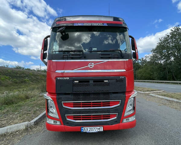 Красный Вольво FH 16, объемом двигателя 12.6 л и пробегом 57 тыс. км за 28000 $, фото 1 на Automoto.ua
