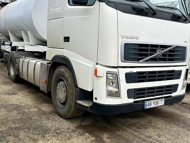 Білий Вольво FH, об'ємом двигуна 0.13 л та пробігом 900 тис. км за 16000 $, фото 1 на Automoto.ua