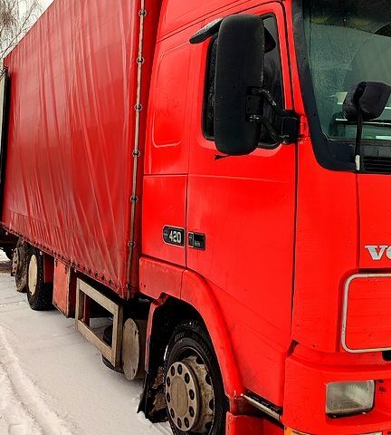 Красный Вольво ФХ, объемом двигателя 12 л и пробегом 1685 тыс. км за 15000 $, фото 1 на Automoto.ua