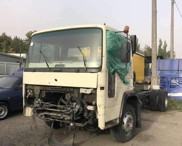 Білий Вольво FL 6, об'ємом двигуна 5.48 л та пробігом 400 тис. км за 6900 $, фото 1 на Automoto.ua