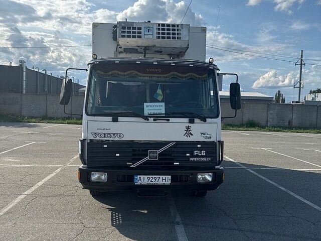 Білий Вольво FL 6, об'ємом двигуна 5.8 л та пробігом 400 тис. км за 6500 $, фото 1 на Automoto.ua