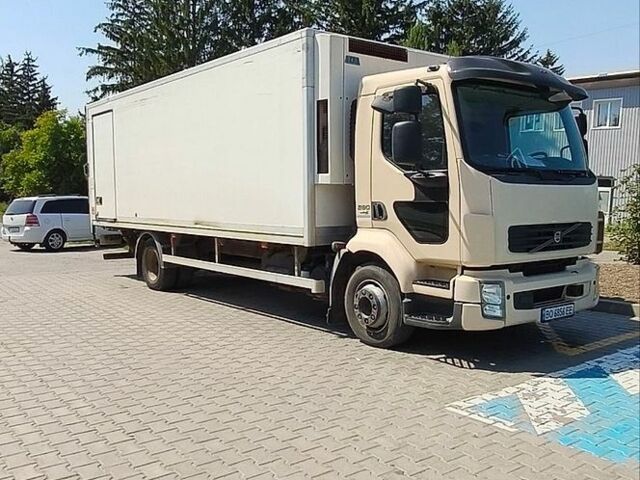 Бежевый Вольво FL 7, объемом двигателя 7.15 л и пробегом 635 тыс. км за 21000 $, фото 1 на Automoto.ua