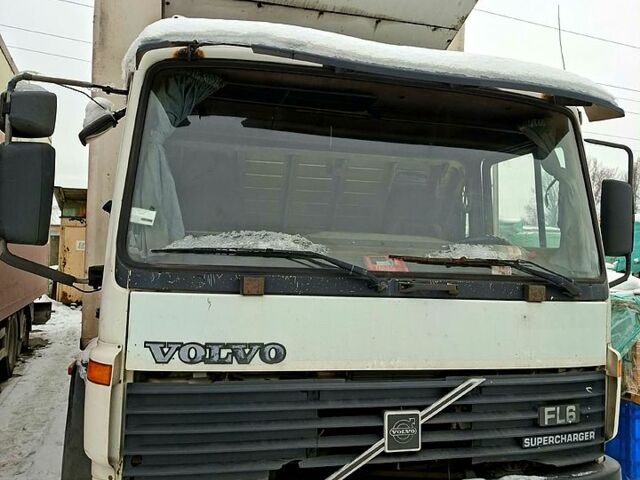 Білий Вольво FL, об'ємом двигуна 5.5 л та пробігом 0 тис. км за 10000 $, фото 1 на Automoto.ua