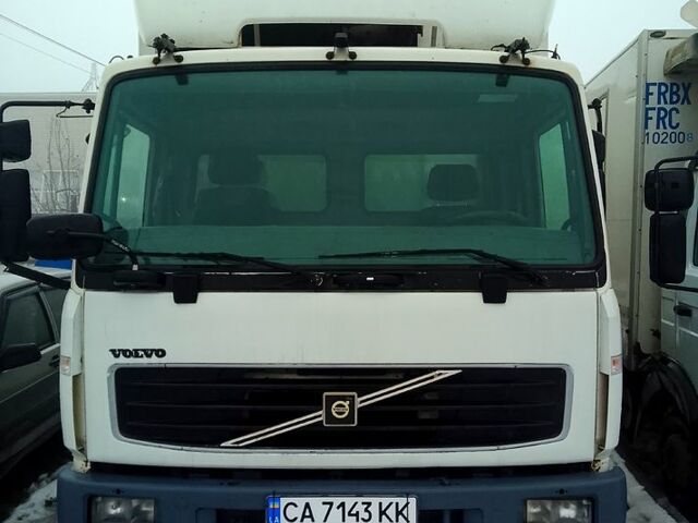 Белый Вольво ФЛ, объемом двигателя 5.5 л и пробегом 750 тыс. км за 9300 $, фото 1 на Automoto.ua