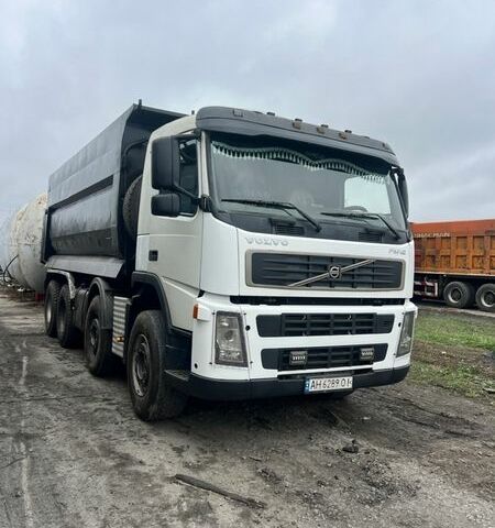 Белый Вольво FM 10, объемом двигателя 9.99 л и пробегом 800 тыс. км за 45000 $, фото 1 на Automoto.ua