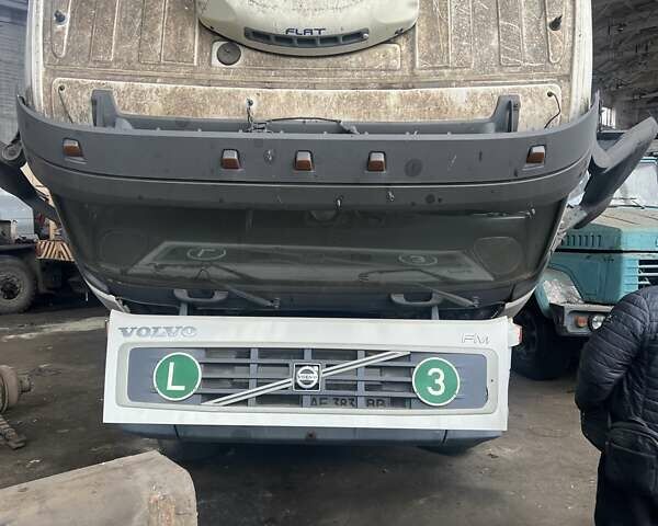 Белый Вольво FM 10, объемом двигателя 12.78 л и пробегом 900 тыс. км за 29850 $, фото 1 на Automoto.ua