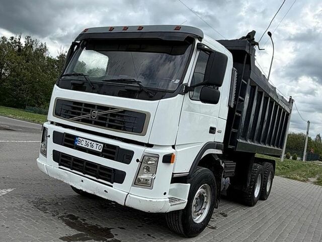 Белый Вольво ФМ 12, объемом двигателя 12.1 л и пробегом 500 тыс. км за 34500 $, фото 1 на Automoto.ua