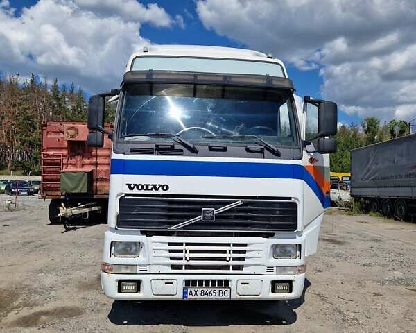 Белый Вольво ФМ 12, объемом двигателя 12.13 л и пробегом 1000 тыс. км за 6500 $, фото 1 на Automoto.ua