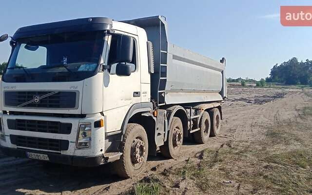 Белый Вольво FM 13, объемом двигателя 12.78 л и пробегом 550 тыс. км за 42500 $, фото 1 на Automoto.ua