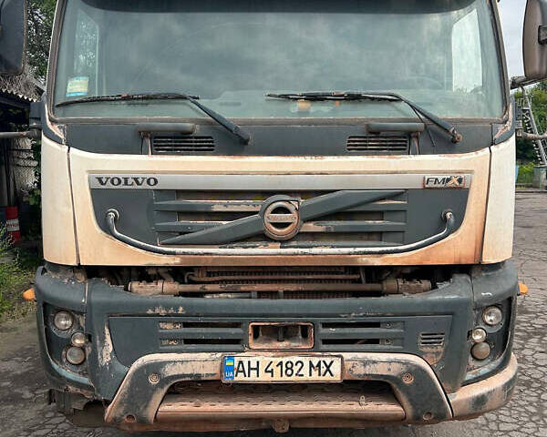 Белый Вольво FM 13, объемом двигателя 12.78 л и пробегом 380 тыс. км за 25000 $, фото 1 на Automoto.ua