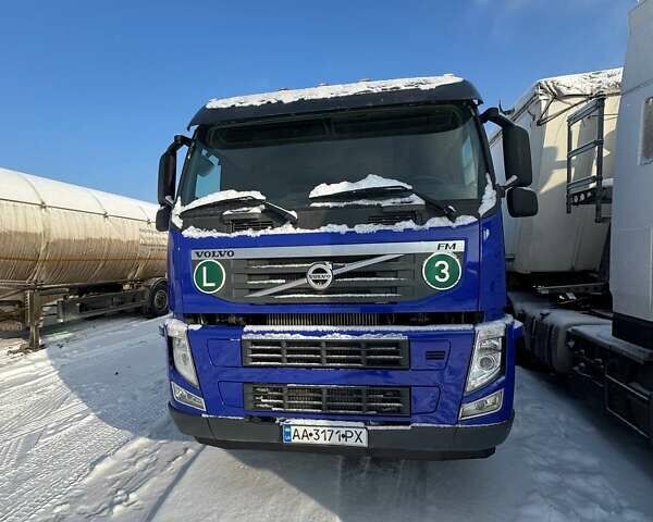 Синий Вольво FM 13, объемом двигателя 12 л и пробегом 580 тыс. км за 27500 $, фото 1 на Automoto.ua