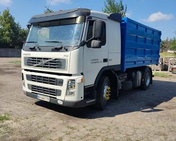 Белый Вольво FM 9, объемом двигателя 9.3 л и пробегом 800 тыс. км за 23400 $, фото 1 на Automoto.ua