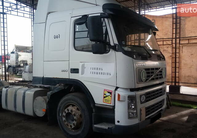 Белый Вольво FM 9, объемом двигателя 9.37 л и пробегом 1 тыс. км за 8000 $, фото 1 на Automoto.ua