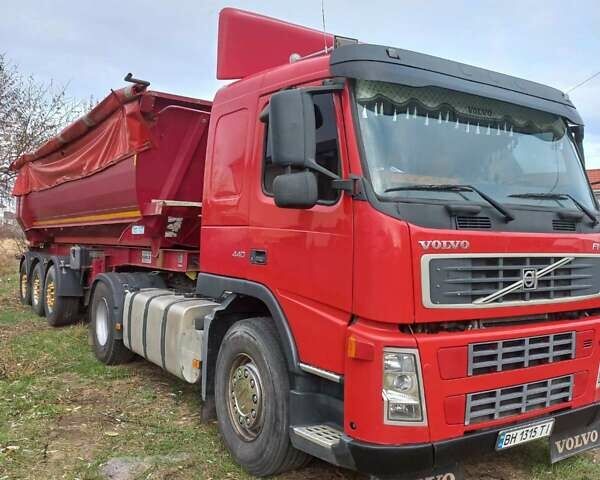Красный Вольво FM 9, объемом двигателя 12.78 л и пробегом 630 тыс. км за 30000 $, фото 1 на Automoto.ua