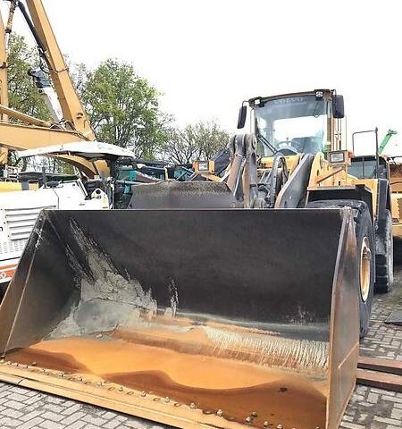 Помаранчевий Вольво L, об'ємом двигуна 0 л та пробігом 17 тис. км за 0 $, фото 1 на Automoto.ua