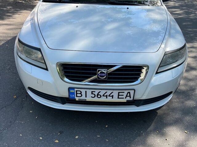 Белый Вольво С40, объемом двигателя 1.6 л и пробегом 245 тыс. км за 6000 $, фото 1 на Automoto.ua