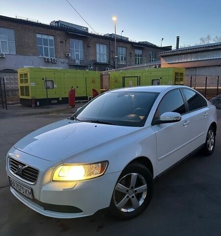 Білий Вольво S40, об'ємом двигуна 1.6 л та пробігом 113 тис. км за 6900 $, фото 1 на Automoto.ua