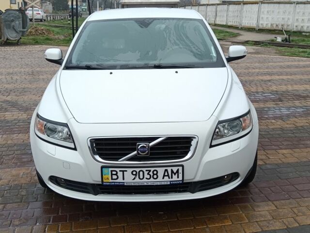 Білий Вольво S40, об'ємом двигуна 1.6 л та пробігом 215 тис. км за 6500 $, фото 1 на Automoto.ua
