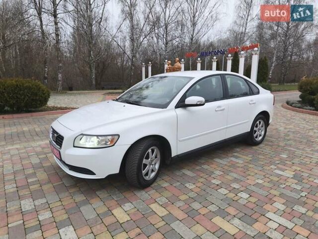 Белый Вольво С40, объемом двигателя 1.6 л и пробегом 188 тыс. км за 6999 $, фото 1 на Automoto.ua