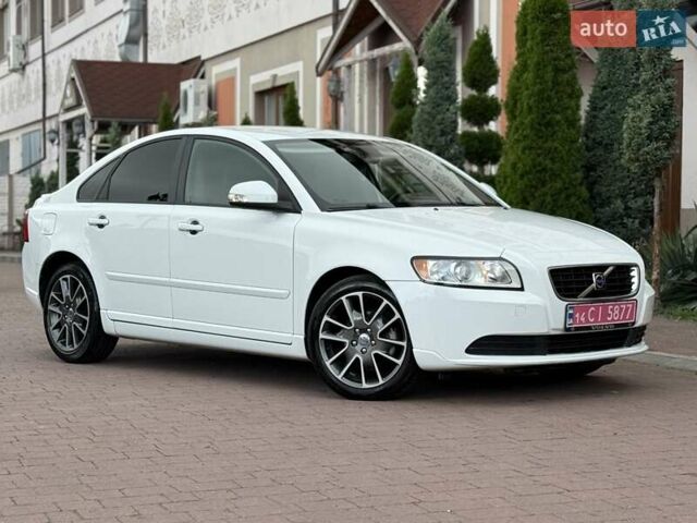 Білий Вольво S40, об'ємом двигуна 1.6 л та пробігом 251 тис. км за 7999 $, фото 1 на Automoto.ua