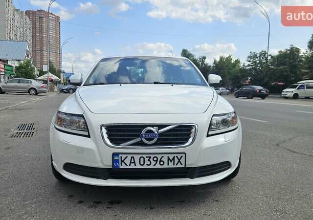 Білий Вольво S40, об'ємом двигуна 2 л та пробігом 213 тис. км за 7700 $, фото 1 на Automoto.ua