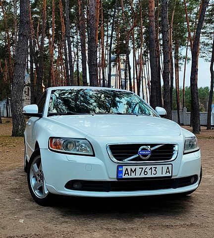 Білий Вольво S40, об'ємом двигуна 2 л та пробігом 206 тис. км за 7100 $, фото 1 на Automoto.ua