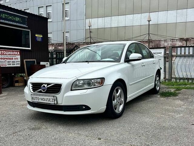 Білий Вольво S40, об'ємом двигуна 2 л та пробігом 181 тис. км за 7600 $, фото 1 на Automoto.ua