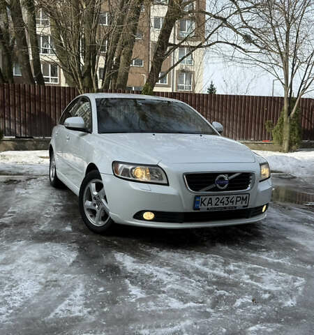 Білий Вольво S40, об'ємом двигуна 2 л та пробігом 181 тис. км за 7400 $, фото 1 на Automoto.ua