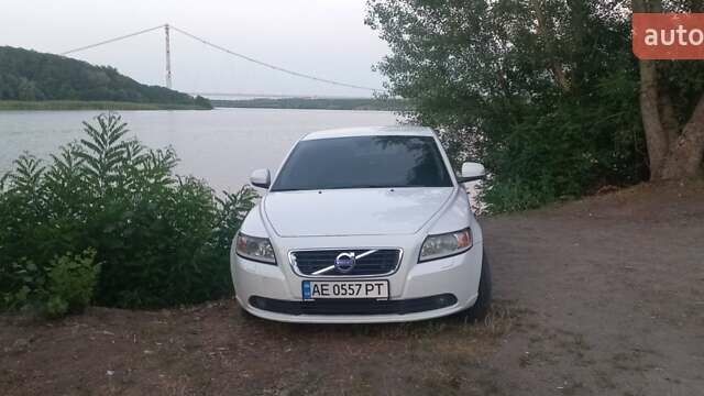Білий Вольво S40, об'ємом двигуна 2 л та пробігом 250 тис. км за 7600 $, фото 1 на Automoto.ua
