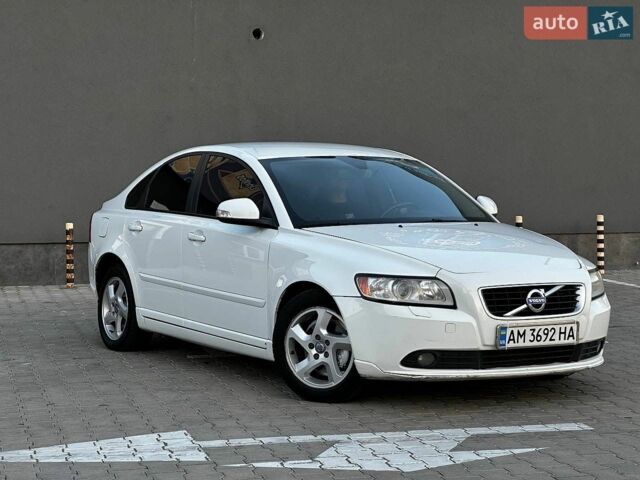Білий Вольво S40, об'ємом двигуна 2 л та пробігом 278 тис. км за 6499 $, фото 1 на Automoto.ua