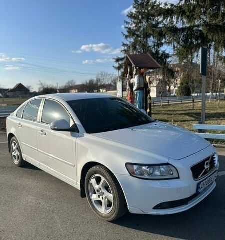 Білий Вольво S40, об'ємом двигуна 2 л та пробігом 154 тис. км за 8000 $, фото 1 на Automoto.ua