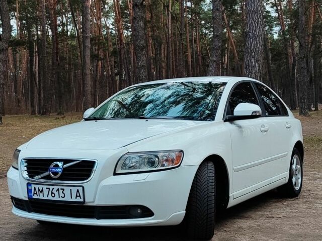 Білий Вольво S40, об'ємом двигуна 2 л та пробігом 206 тис. км за 7100 $, фото 1 на Automoto.ua