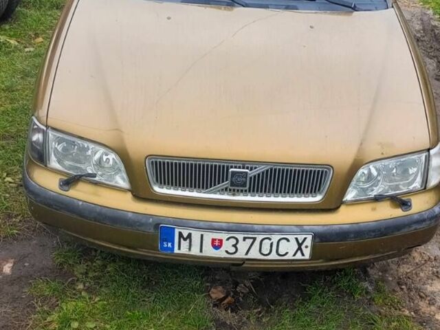 Бежевий Вольво S40, об'ємом двигуна 1.8 л та пробігом 349 тис. км за 1600 $, фото 1 на Automoto.ua