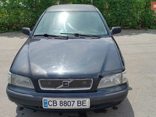 Чорний Вольво S40, об'ємом двигуна 1.98 л та пробігом 420 тис. км за 3200 $, фото 1 на Automoto.ua