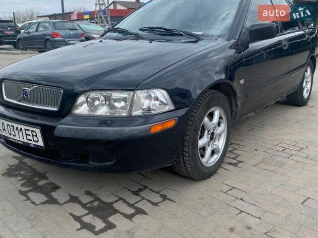 Черный Вольво С40, объемом двигателя 2.01 л и пробегом 318 тыс. км за 3500 $, фото 1 на Automoto.ua