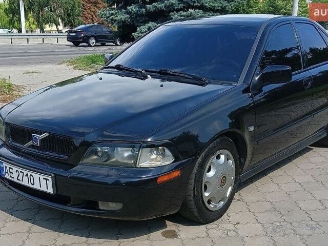 Черный Вольво С40, объемом двигателя 1.9 л и пробегом 233 тыс. км за 4550 $, фото 1 на Automoto.ua