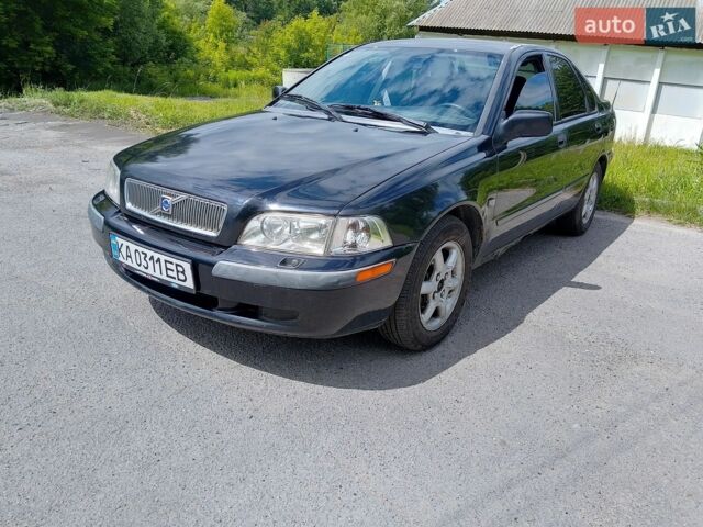 Черный Вольво С40, объемом двигателя 1.95 л и пробегом 320 тыс. км за 2600 $, фото 1 на Automoto.ua