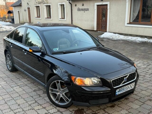 Черный Вольво С40, объемом двигателя 0 л и пробегом 350 тыс. км за 3099 $, фото 1 на Automoto.ua