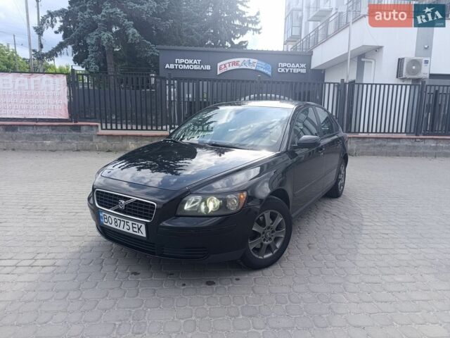 Черный Вольво С40, объемом двигателя 1.56 л и пробегом 300 тыс. км за 5900 $, фото 1 на Automoto.ua