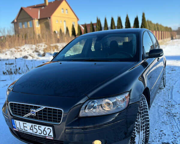 Черный Вольво С40, объемом двигателя 1.6 л и пробегом 330 тыс. км за 2599 $, фото 1 на Automoto.ua