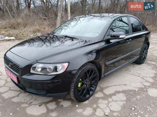 Чорний Вольво S40, об'ємом двигуна 1.6 л та пробігом 250 тис. км за 5900 $, фото 1 на Automoto.ua