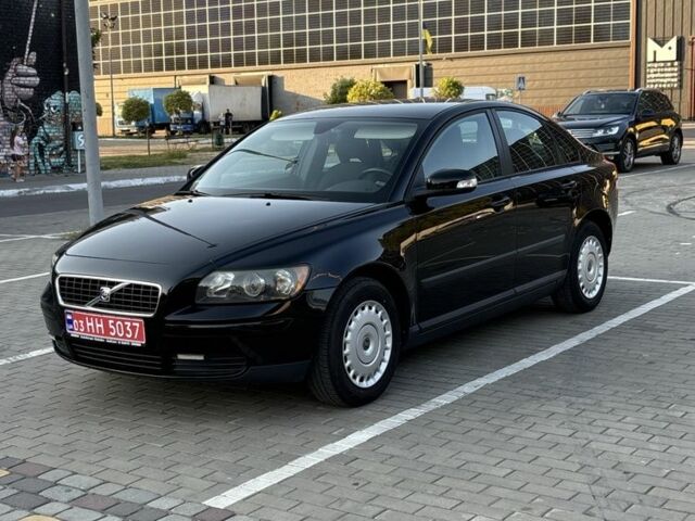 Чорний Вольво S40, об'ємом двигуна 1.6 л та пробігом 223 тис. км за 6100 $, фото 1 на Automoto.ua
