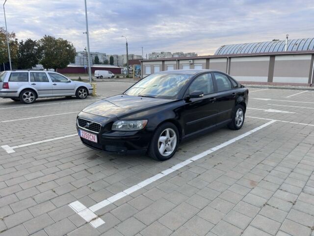 Чорний Вольво S40, об'ємом двигуна 2.4 л та пробігом 300 тис. км за 2256 $, фото 1 на Automoto.ua