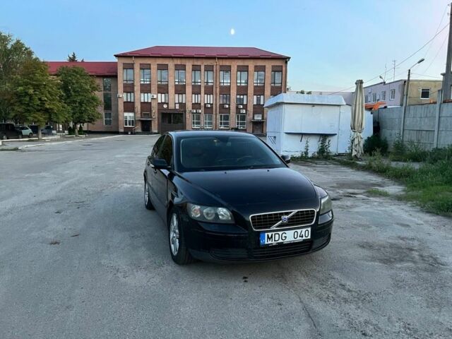 Чорний Вольво S40, об'ємом двигуна 2 л та пробігом 300 тис. км за 2300 $, фото 1 на Automoto.ua