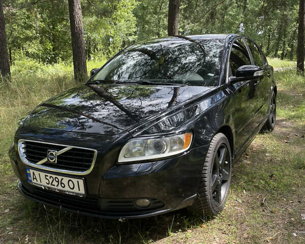 Чорний Вольво S40, об'ємом двигуна 1.98 л та пробігом 217 тис. км за 6650 $, фото 1 на Automoto.ua