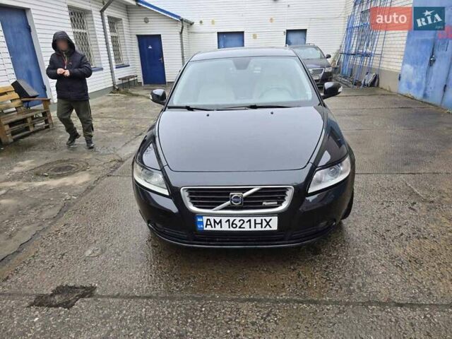Черный Вольво С40, объемом двигателя 2 л и пробегом 291 тыс. км за 7900 $, фото 1 на Automoto.ua