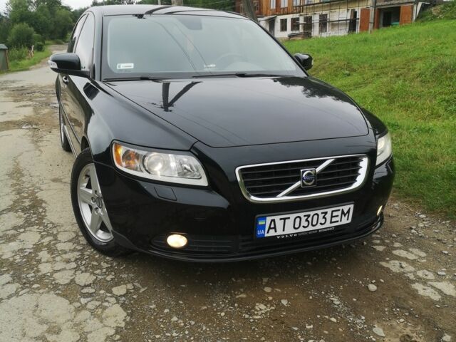 Чорний Вольво S40, об'ємом двигуна 1.6 л та пробігом 312 тис. км за 6100 $, фото 1 на Automoto.ua