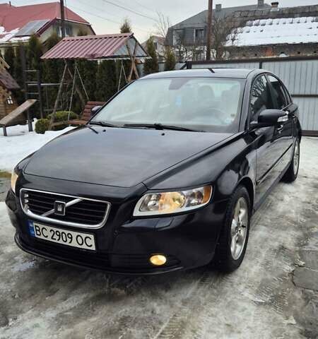 Черный Вольво С40, объемом двигателя 1.6 л и пробегом 255 тыс. км за 6000 $, фото 1 на Automoto.ua